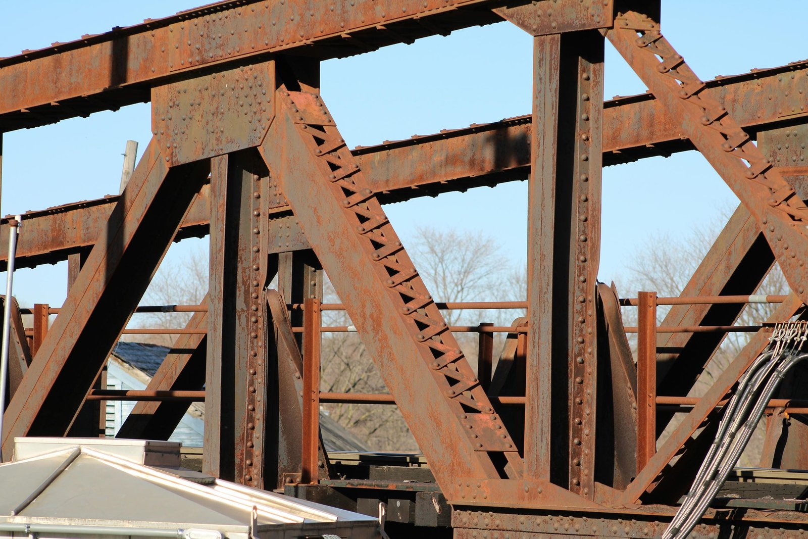 Diagonal member adjacent to center panel